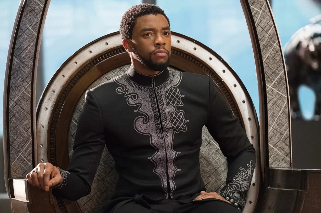 Chadwick Boseman em Pantera Negra (2018)