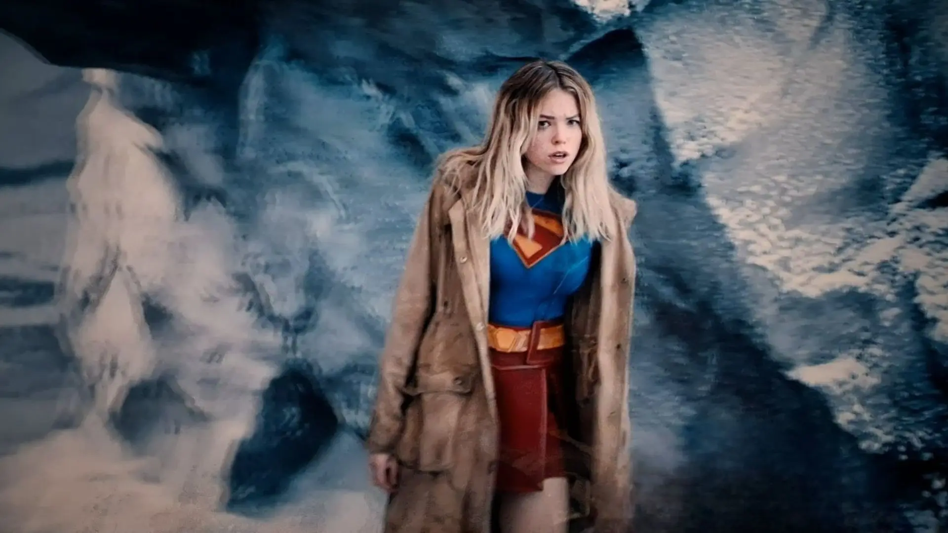 Supergirl no DCU Logo