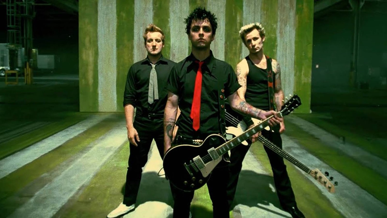 Nimrods Comédia Green Day